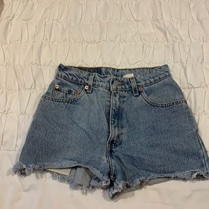 Levi’s Red Tag High Waisted Shorts 550 size 4 / 25